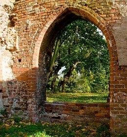 wirtualne wycieczki - Ruiny klasztoru Augustianów w Jasienicy